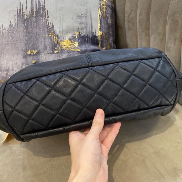 💓Sold💓Chanel Calf Skin large flap tote - Picture 4 of 8